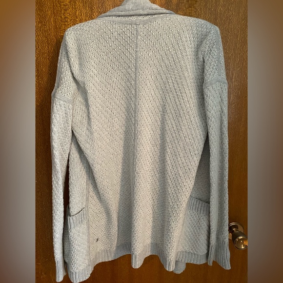 SOLD.  Lululemon “Post Practice Cardigan” Silverspoon/White. - Picture 4 of 5